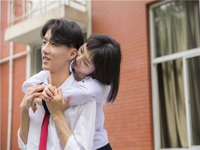 怎么面对孩子早恋 早恋也可以是美好的